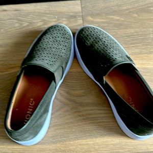 Vionic army green loafers size US 6- worn once